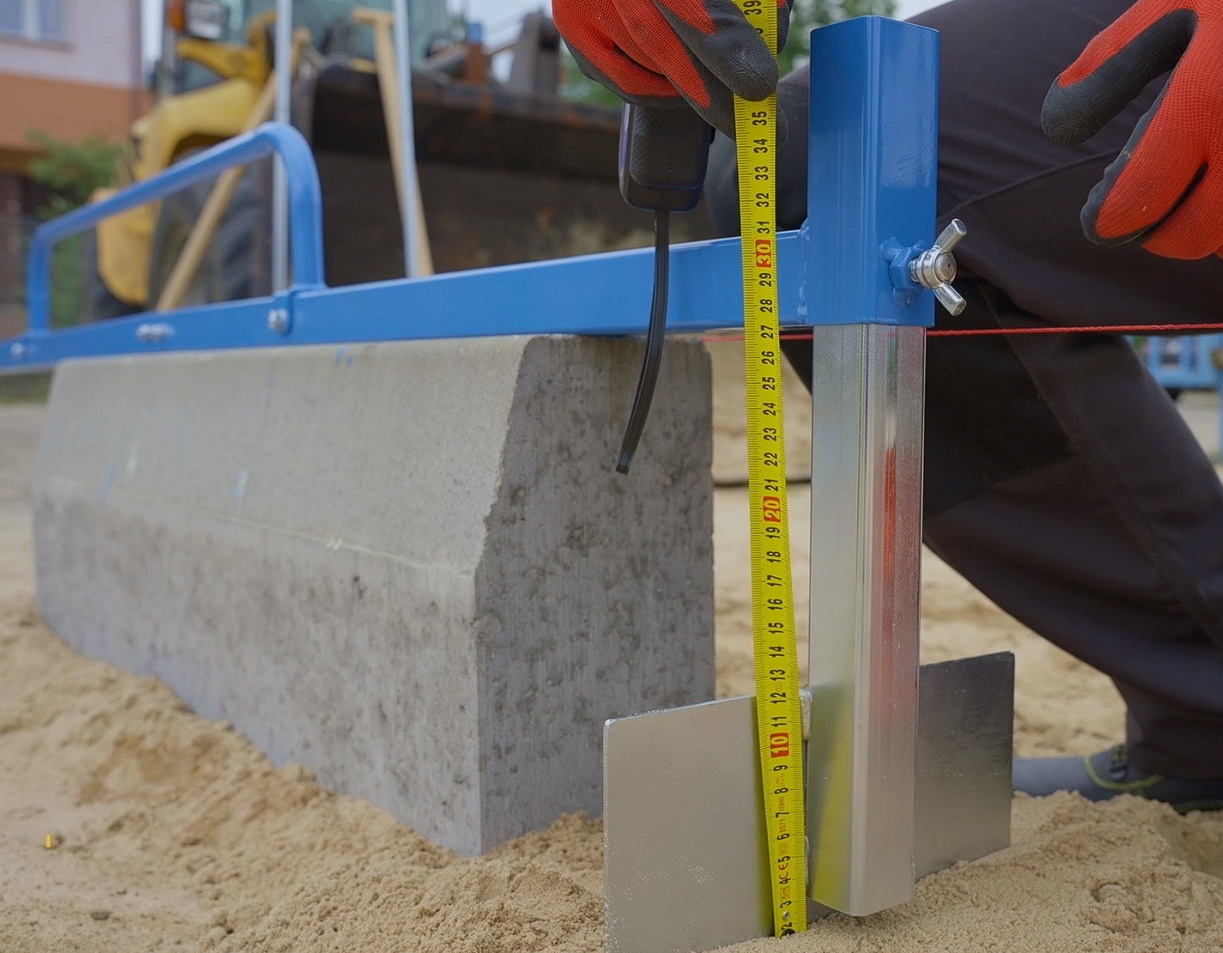 Krawężnikowy ściągacz podbudowy Jazon JLW