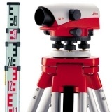Niwelator optyczny Leica NA724 – zestaw ze statywem i łatą